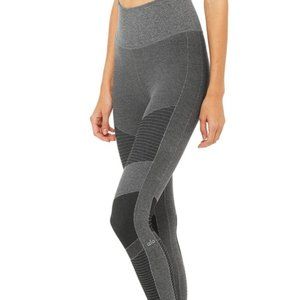 Alo Yoga Seamless Moto Legging in S